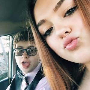 Meet your Posher, Desyre